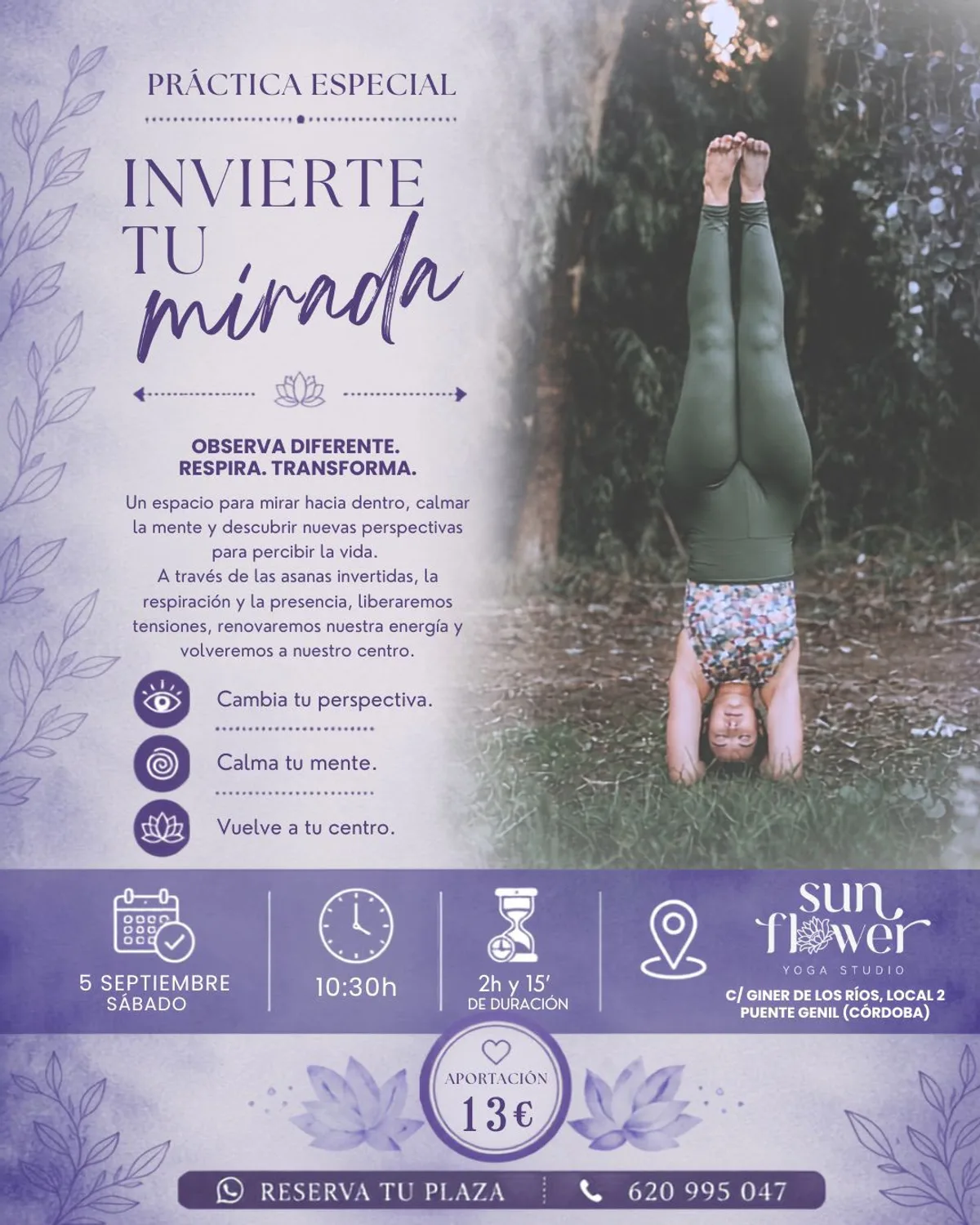 Silvia Navas en sirsasana mirando a cámara en el bosque para el taller Invierte Tu Mirada